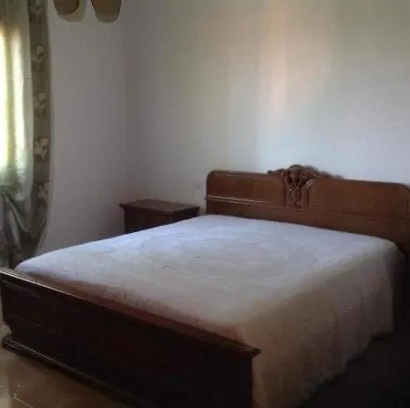 Isa Apartment *